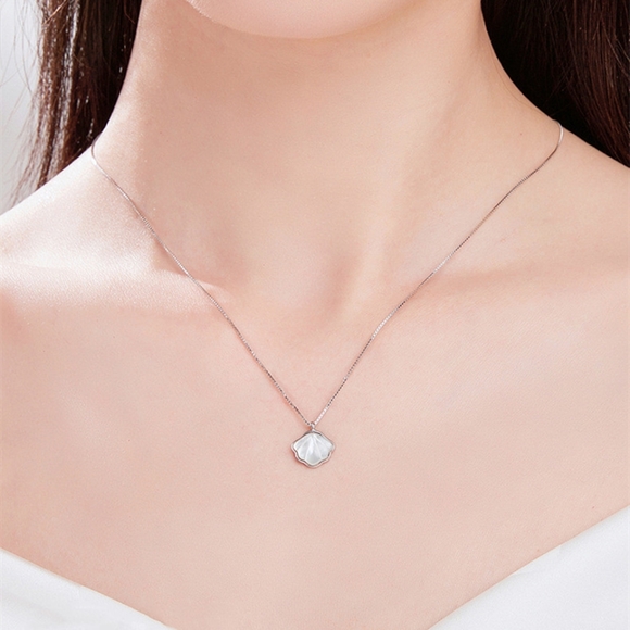 Sterling Silver Shell Pendant Necklace - Picture 3 of 4